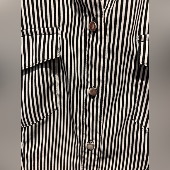 Notations black and white striped button up tank top - Size S - Picture 4 of 4